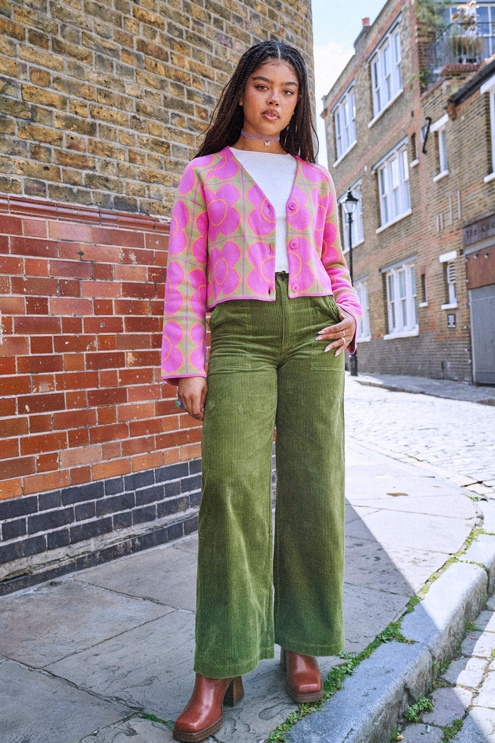 25 Outfits: What to Wear with Olive Green Pants - Be So You